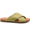 Sandalia en piel verde con tiras cruzadas