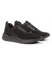 Deportivo de color negro con elásticos