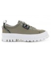 Deportivo con plataforma en color gris