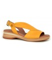 Sandalia de piel para mujer en color mostaza