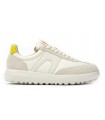 Deportivo en color beige con cierre de cordones