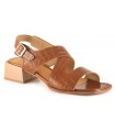 Sandalia con efecto cocodrilo en color brandy