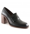 Mocasín de tacón en piel negra 