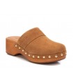Zueco para mujer en piel cuero con tachas