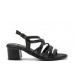 Sandalias en color negro con tacón medio