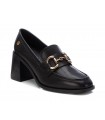Mocasín de tacón en piel negra
