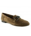Mocasín con cadena en serraje avellana