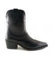 Botín estilo cowboy en piel negra