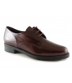 Zapato de corte clásico en color burdeos