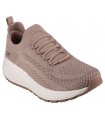 Deportivo en color taupe, corte elástico