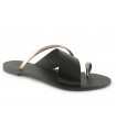 Sandalia plana para mujer en color negro y dorado