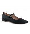 Zapato salón plano con hebilla en el empeine