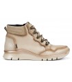 Botines con ganchos en color hielo.
