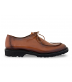 Zapato de cordones en color brandy.