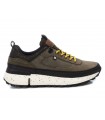Deportivo caqui con cordones mostaza. Suela beige.