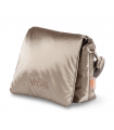 Bolso platino metalizado.