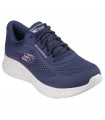 Deportivo Skechers en color azul marino con cierre de cordones.