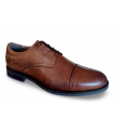 Zapato de piel estilo blucher en color cuero.