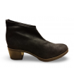Botines negros de lycra con tacón.