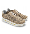 Deportivo en color taupe con plataforma Plumaflex 40011