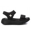 Sandalia de plataforma en color negro para señora XTI 143986